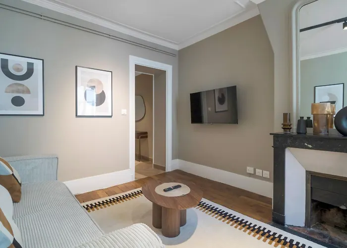 Et Moderne - Invalides Lejlighed